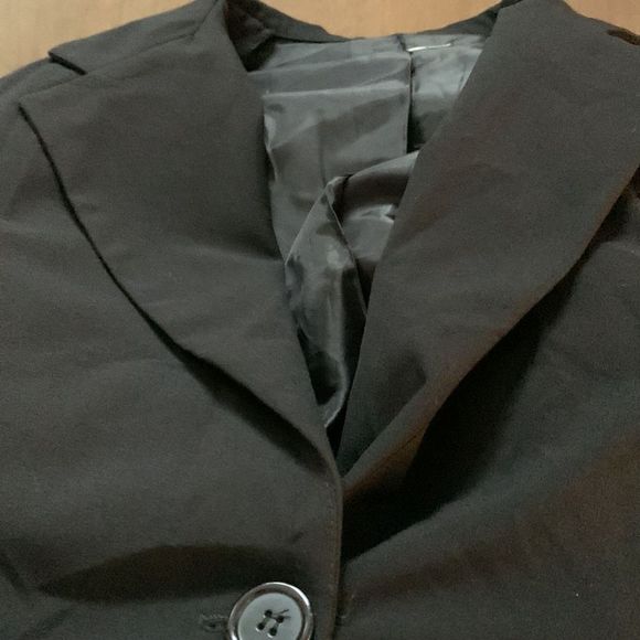 ABN One Button Peplum Bottom Lightweight Jacket - Picture 4 of 8